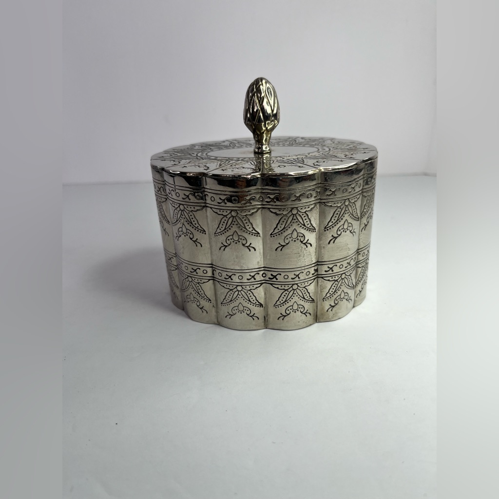 Vintage Silver Plated Celestial Stars Jewelry Box Holder Bowl Velvet Finial.